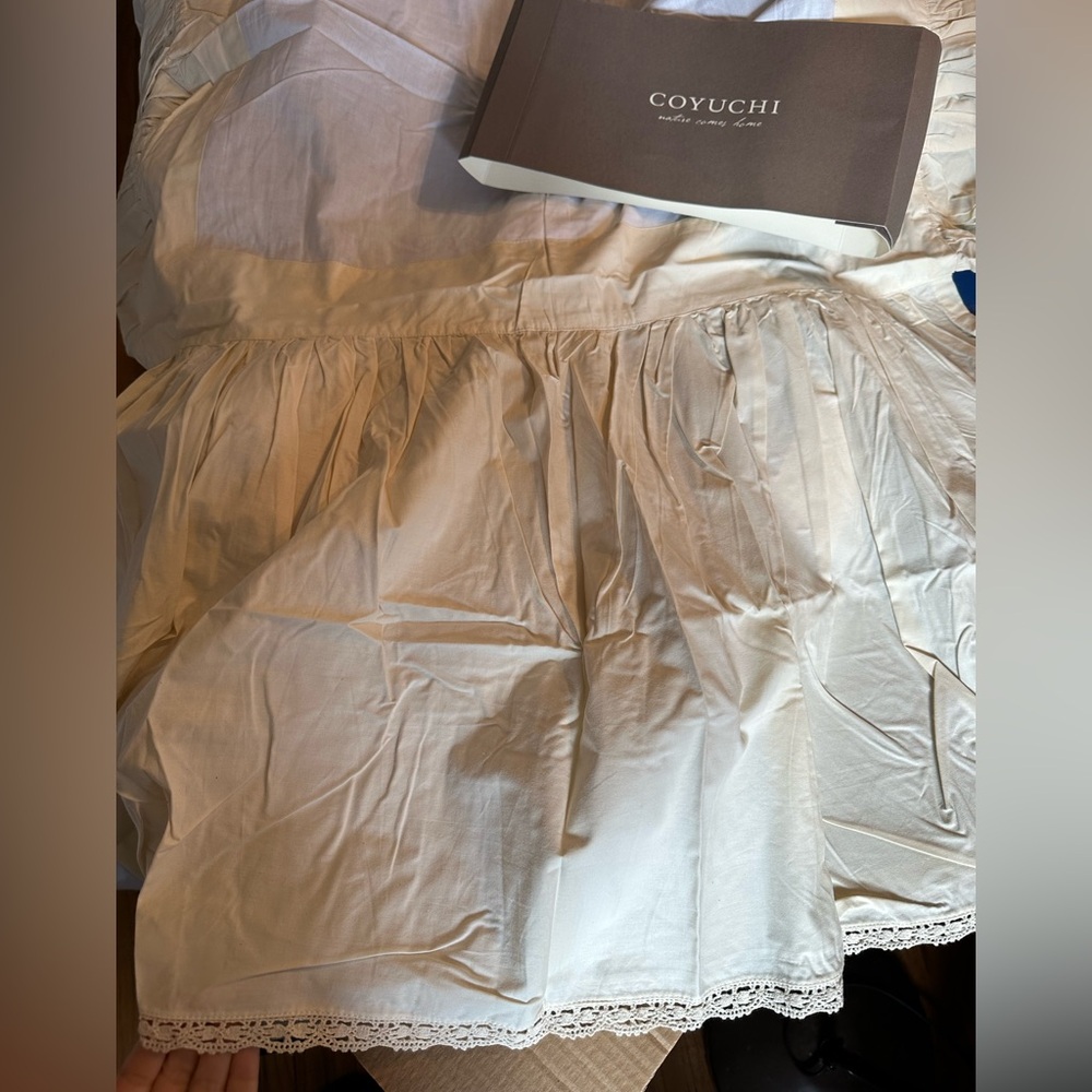 Coyuchi Crib Skirt - CREAM WITH COTTON LACE TRIM NEW